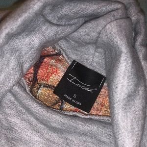 Inoah cowl neck long sleeve with pockets